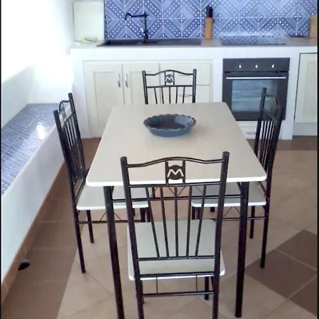 2 Bedrooms House With Sea View Enclosed Garden And Wifi At Malfa (Salina)