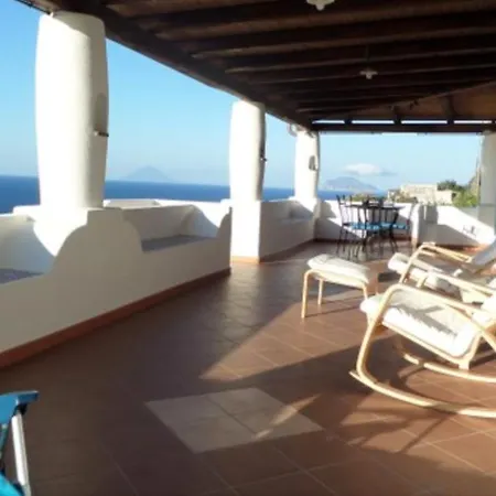 2 Bedrooms House With Sea View Enclosed Garden And Wifi At *