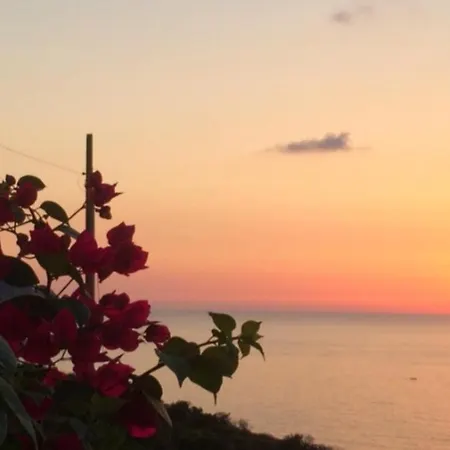 Holiday home 2 Bedrooms House With Sea View Enclosed Garden And Wifi At