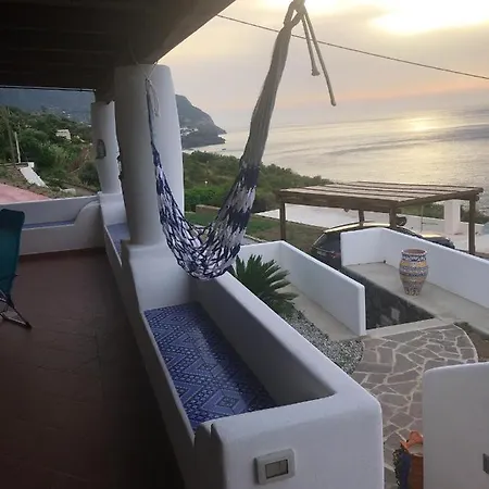2 Bedrooms House With Sea View Enclosed Garden And Wifi At Holiday home Malfa (Salina)