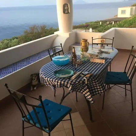 2 Bedrooms House With Sea View Enclosed Garden And Wifi At Holiday home *