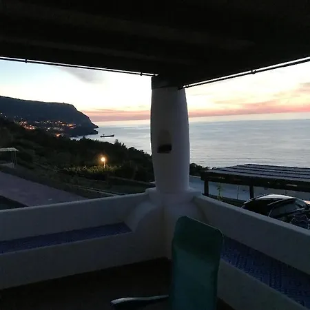 Holiday home 2 Bedrooms House With Sea View Enclosed Garden And Wifi At *