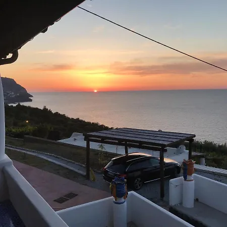 2 Bedrooms House With Sea View Enclosed Garden And Wifi At