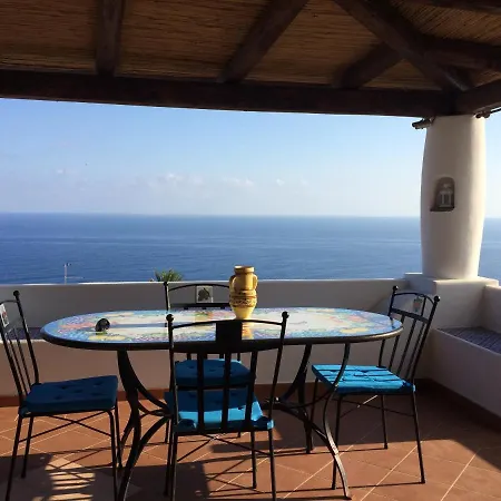 2 Bedrooms House With Sea View Enclosed Garden And Wifi At Holiday home Malfa (Salina)