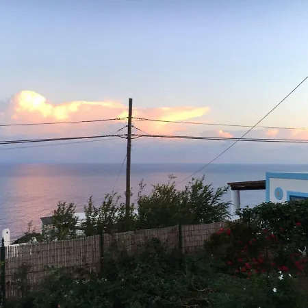Holiday home 2 Bedrooms House With Sea View Enclosed Garden And Wifi At