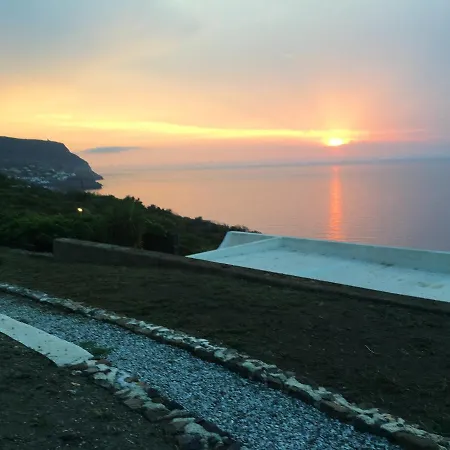 Holiday home 2 Bedrooms House With Sea View Enclosed Garden And Wifi At *