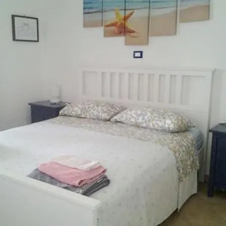 Holiday home 2 Bedrooms House With Sea View Enclosed Garden And Wifi At *