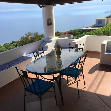 2 Bedrooms House With Sea View Enclosed Garden And Wifi At Holiday home *