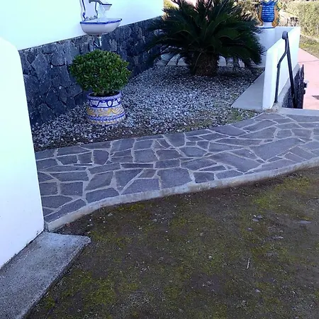 2 Bedrooms House With Sea View Enclosed Garden And Wifi At Holiday home Malfa (Salina)