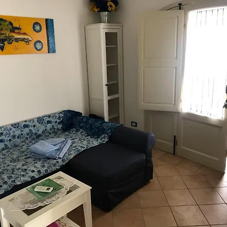 Holiday home 2 Bedrooms House With Sea View Enclosed Garden And Wifi At Malfa (Salina)