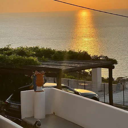2 Bedrooms House With Sea View Enclosed Garden And Wifi At Holiday home *